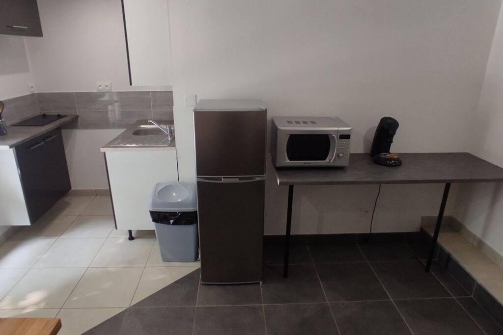 Appartement Hyper Centre Mayenne Exteriör bild